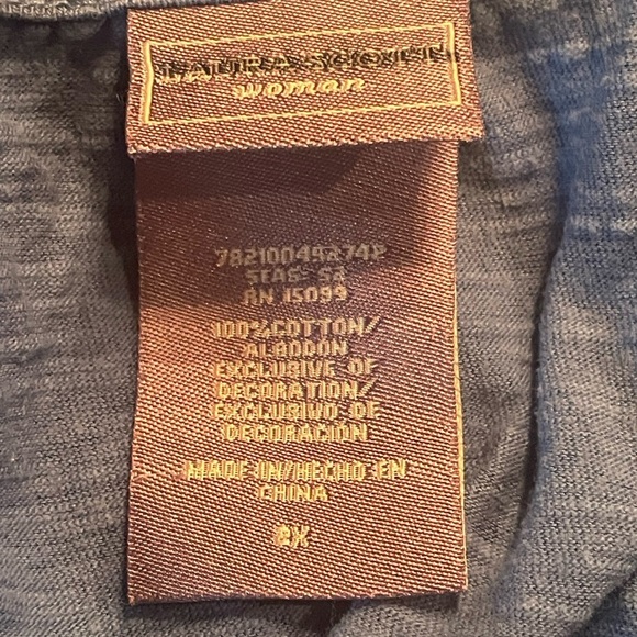 Blue Women's Top short sleeve embroidered v-neck line size 2x - Picture 4 of 4